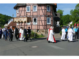 Bittprozession an Pfingstmontag (Foto: Karl-Franz Thiede)